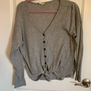 GREY BUTTON DOWN TILLYS SHIRT!